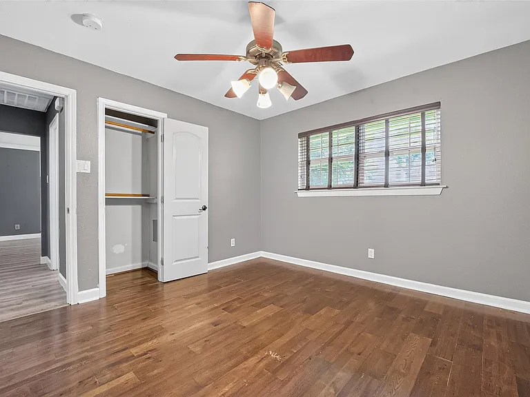 7713 Yoe St — Photo 30