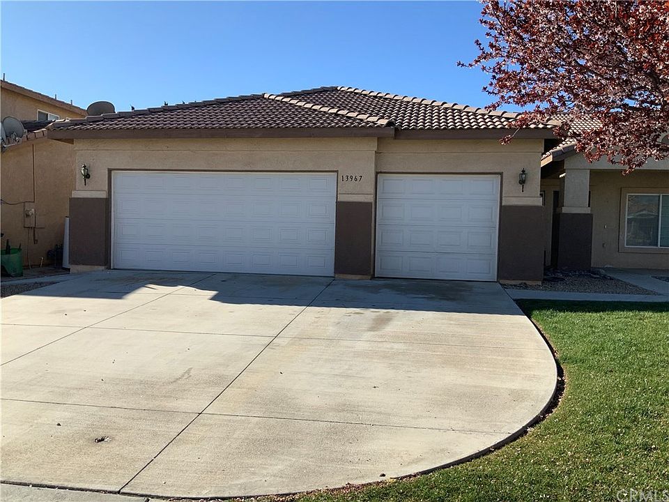 1st image of 13967 Dahlia Dr