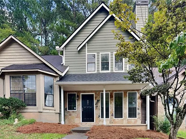 885 Brandy Oaks Ln, Stone Mountain, GA 30088