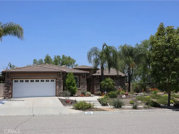 1795 Riverstone St, Corona, CA 92883