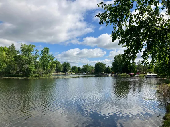 2160 Willow Bay Ln, Gladwin, MI 48624