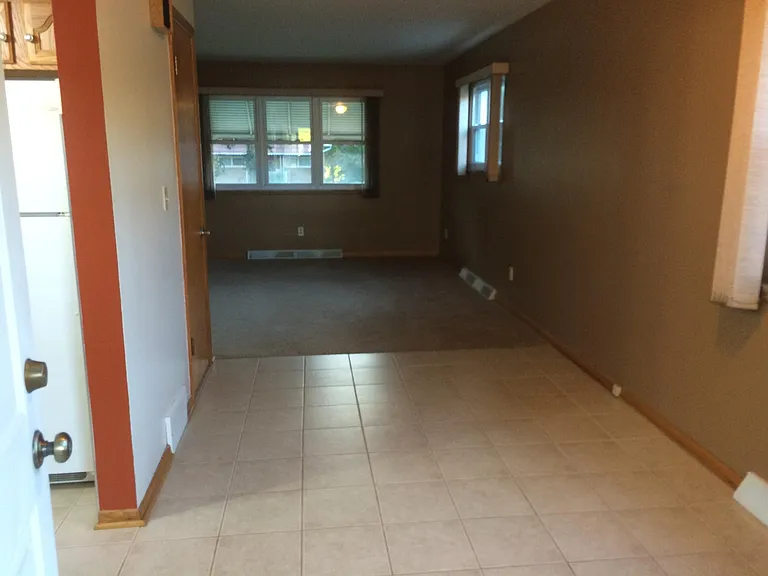 247 Schrop Ave — Photo 4