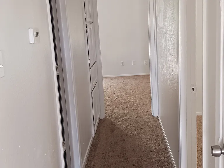 608 Race St — Photo 10