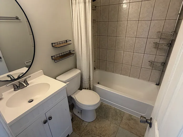 Upstairs full bath