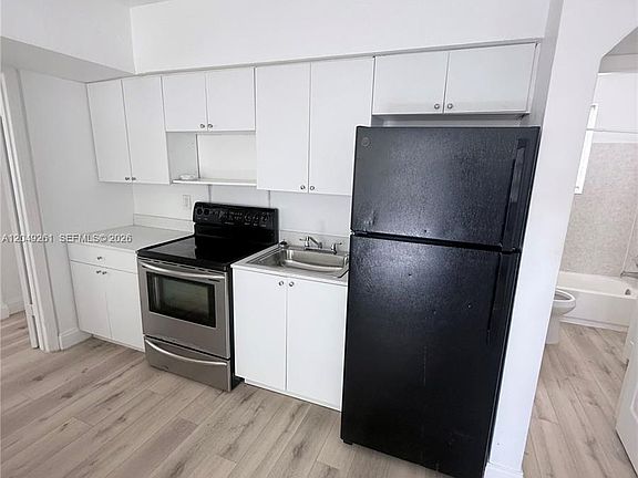 5th image of 1903 Thomas St #2