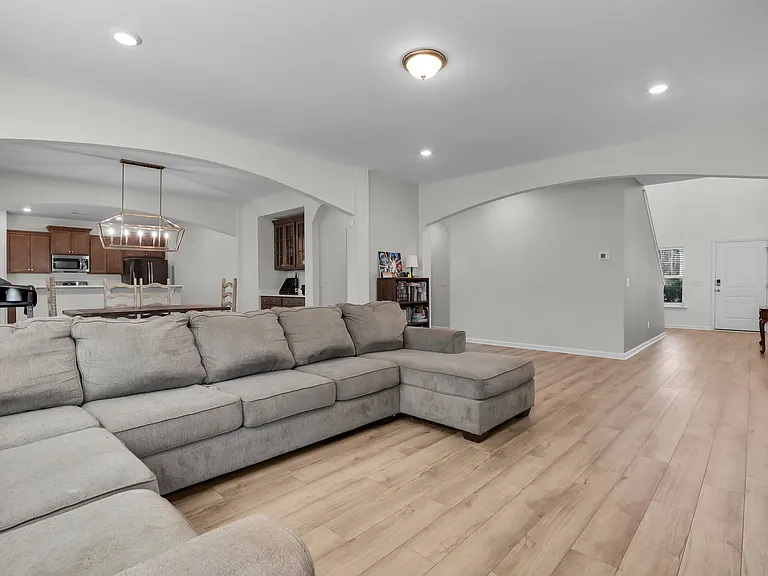 2980 Kingswood Dr — Photo 9