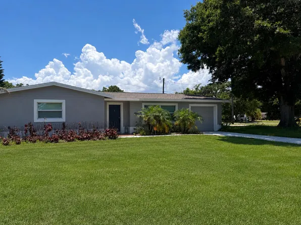 907 Antigua Ave, Fort Pierce, FL 34982