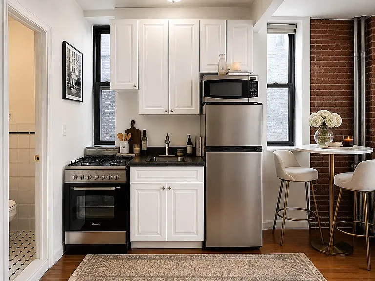 176 W Houston St #16 — Photo 2