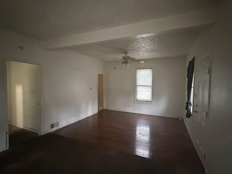 1829 W Butler St — Photo 13