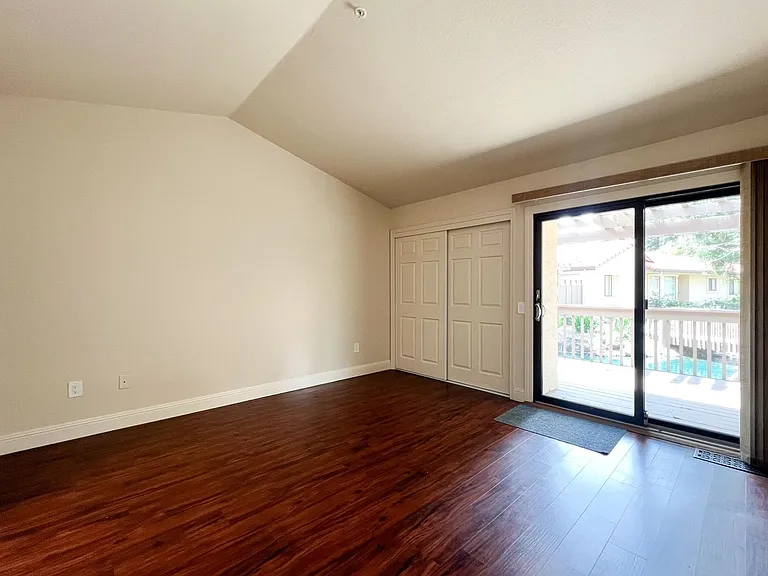 39 Fountain Grove Cir — Photo 15
