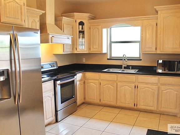 4th image of 904 Nispero Ln