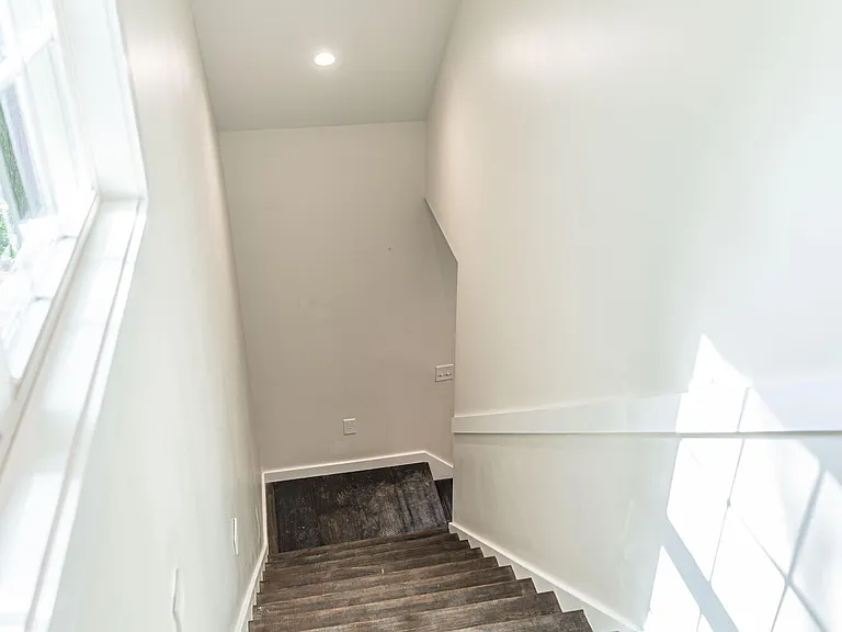 445 Brinkley Rd — Photo 17