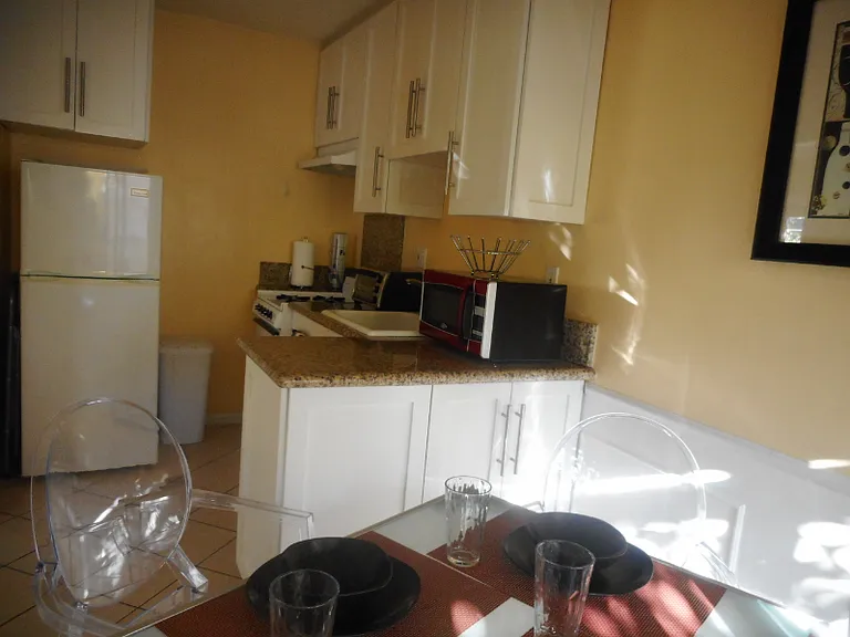 6111 1/2 Alcott St — Photo 15