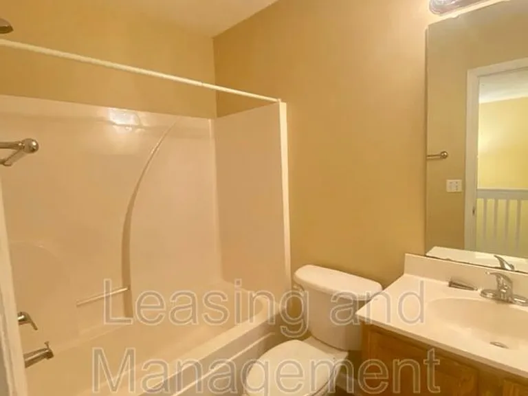 7983 Shadow Oak Dr — Photo 11