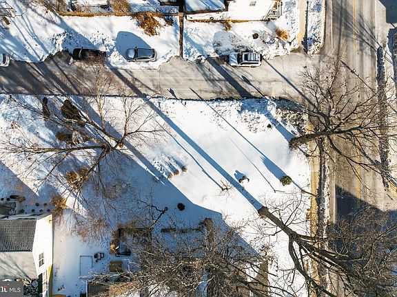 3rd image of 8314 Bayside Rd