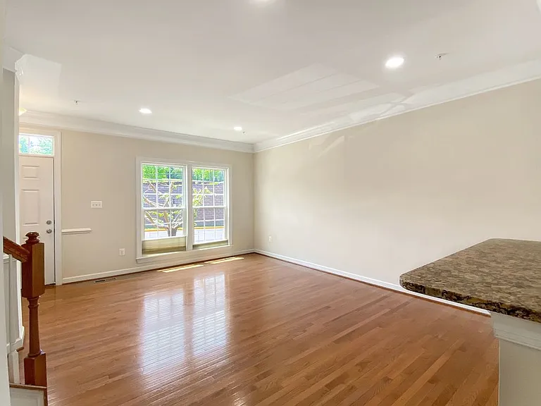 9706 Braidwood Ter — Photo 13