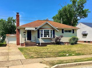 29959 Regent Rd, Wickliffe, OH 44092