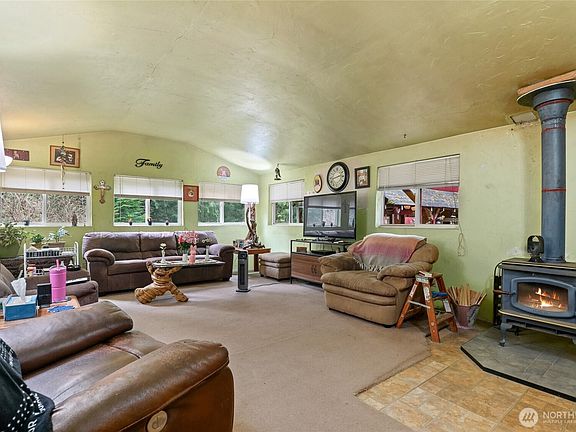 3rd image of 19333 299th Avenue SE