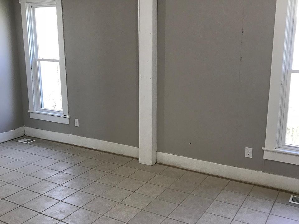 1st image of 319 7th St