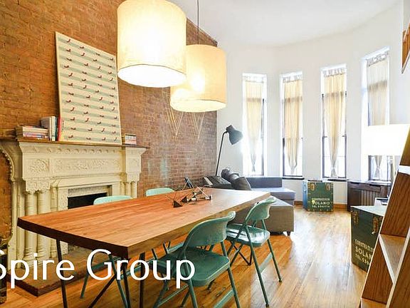 3rd image of 118 W 73rd St APT 1A