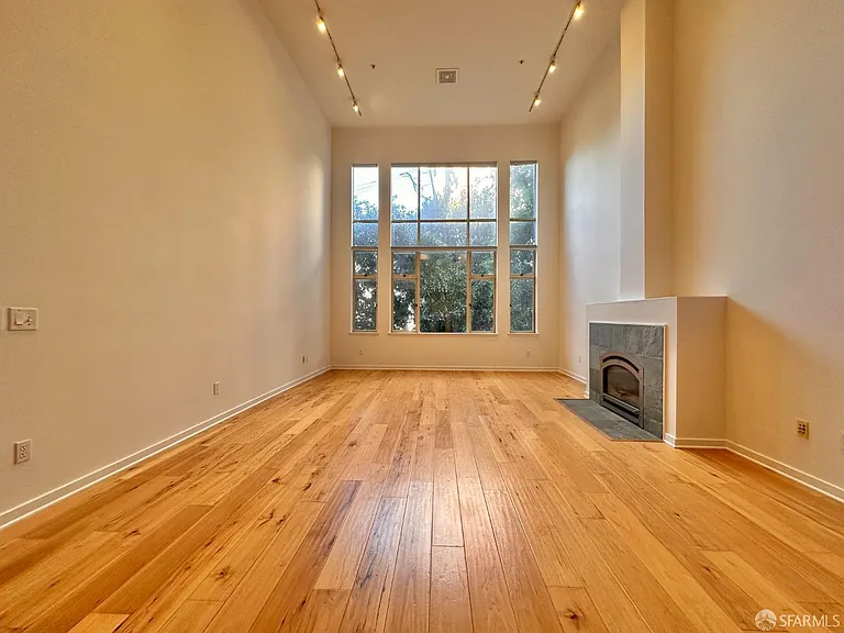 950 Harrison St #117 — Photo 4