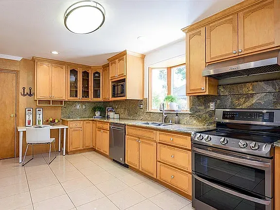 1027 Edmonds Ct — Photo 16