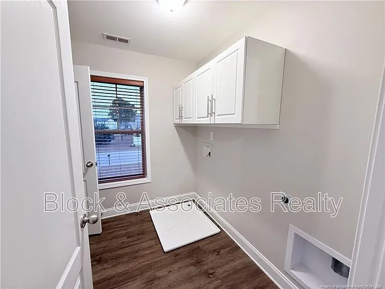 471 Century Dr — Photo 14