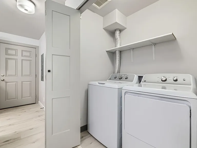 Evergreen Townhomes — Photo 23
