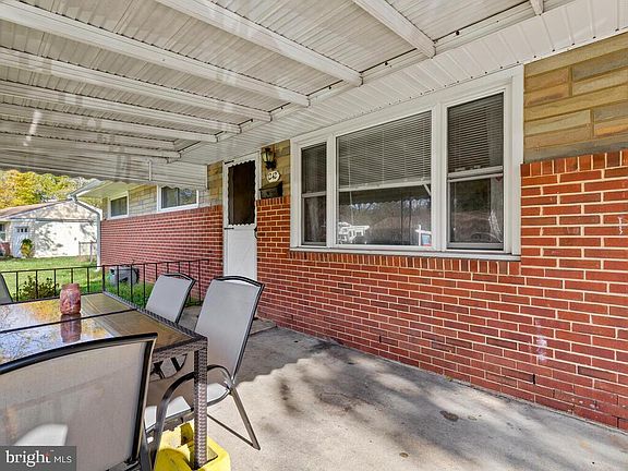 3rd image of 1242 Saint Andrews Ln