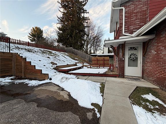 4th image of 2809 Saint Clair Ave
