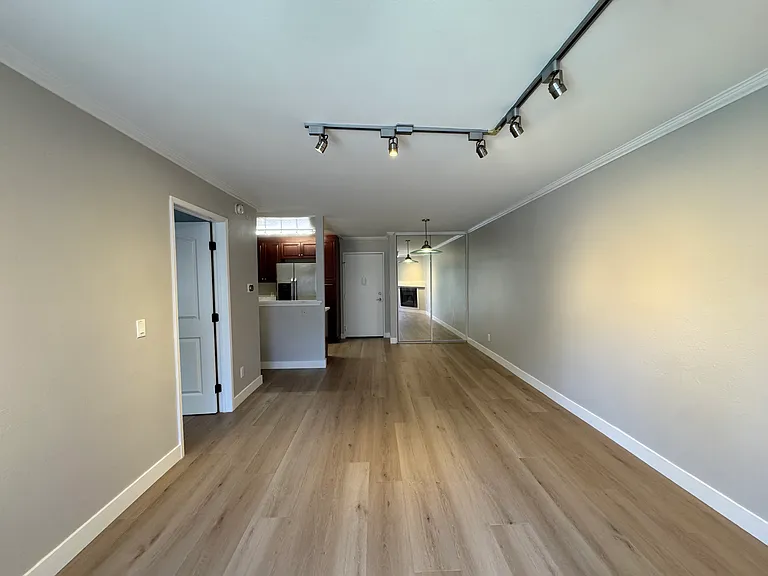 5545 Canoga Ave #103 — Photo 10
