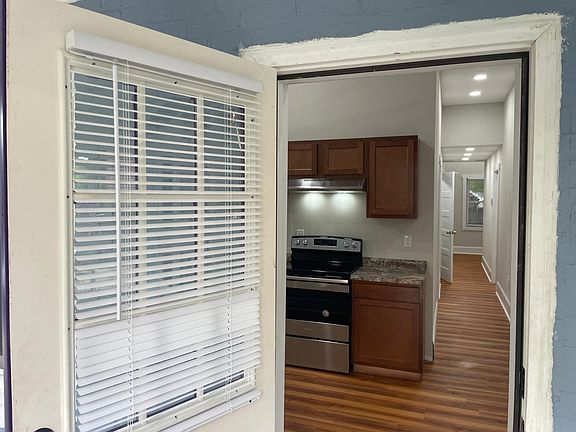 3rd image of 100 N Summit St