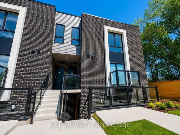6065 McLeod Rd #206, Niagara Falls, ON L2G 0Z7