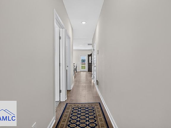 4th image of 235 Deerfield Dr NE