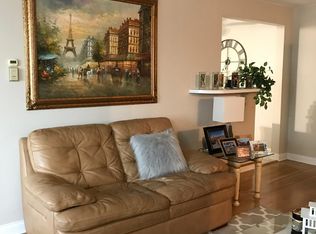 716 Dempster St #201, Mount Prospect, IL 60056