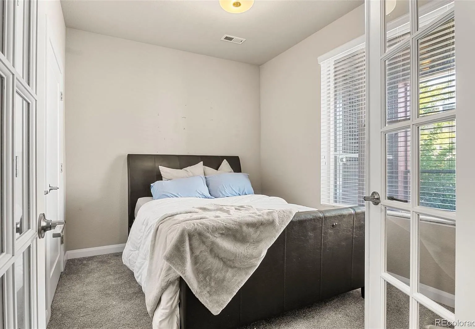 3 bed, 3.5 bath, 1980 sqft, $4,000 — Photo 4