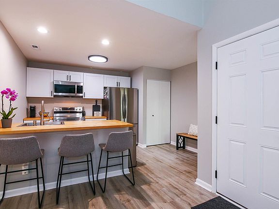 5th image of 135 Driftwood Ct #253