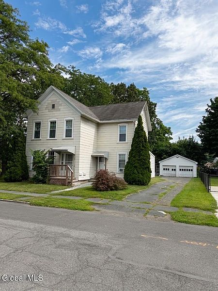 2nd image of 298 3rd Avenue