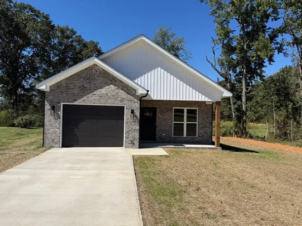 211 Plantation Pl, Florence, AL 35633