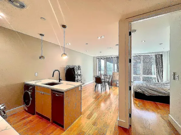 731 E 32nd St, Brooklyn, NY