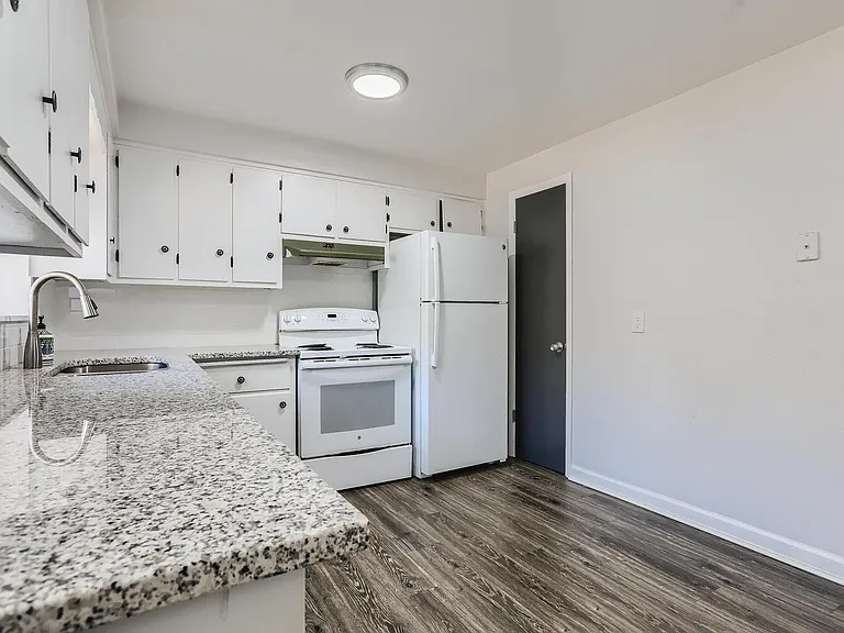 8507 W 62nd Pl — Photo 8