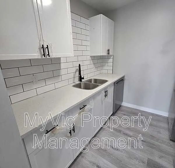 4610 47th St — Photo 11