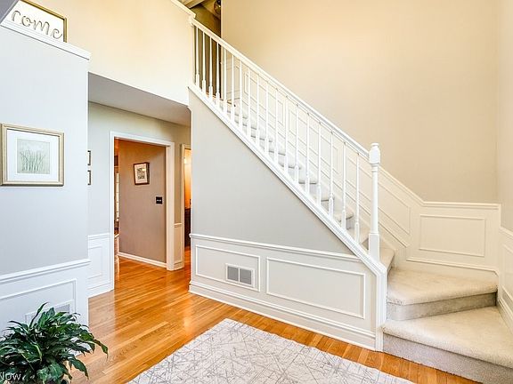 5th image of 429 Steep Rock Dr