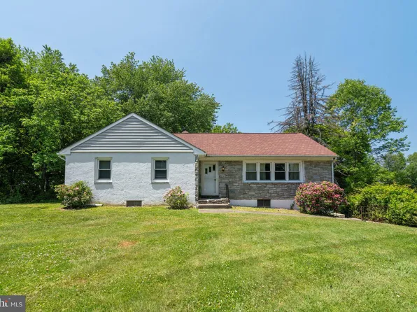 1344 Faucett Dr, West Chester, PA 19382