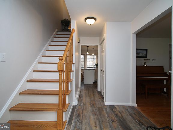 2nd image of 322 Douglas Dr