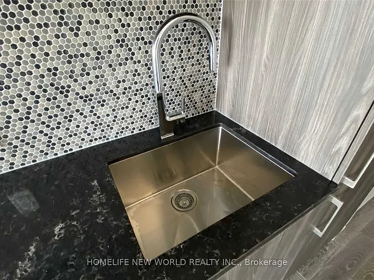 1 Yorkville Ave #2810 — Photo 18