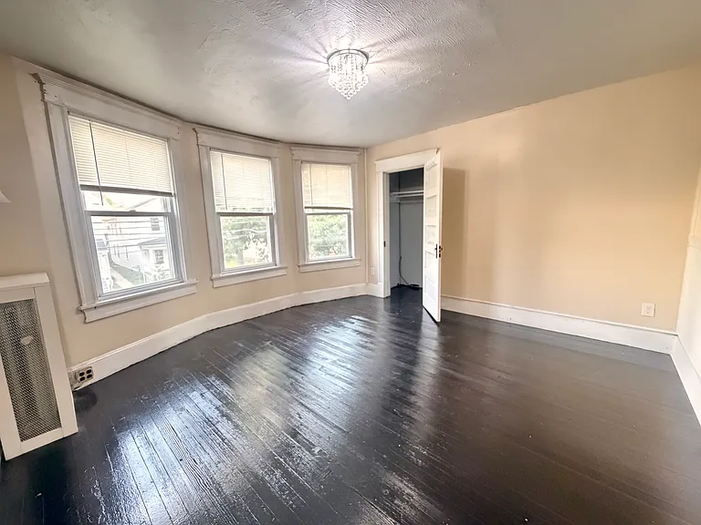 45 Welles St — Photo 34