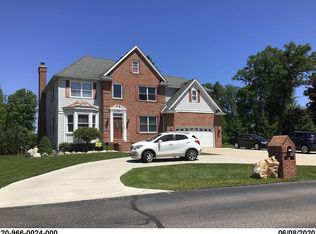 2596 Whitney Pl, Fort Gratiot, MI 48059