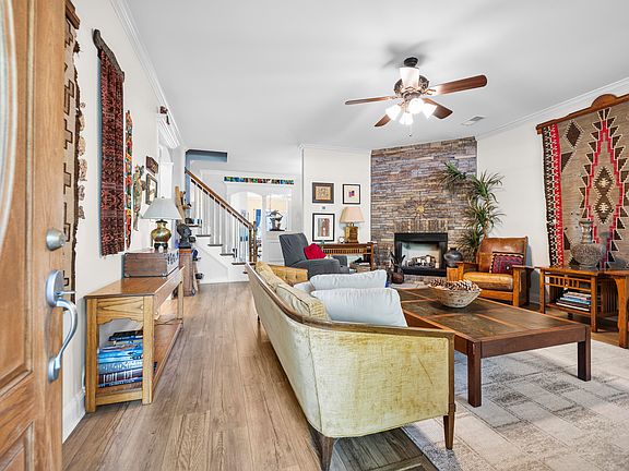 4th image of 127 Riviera Dr