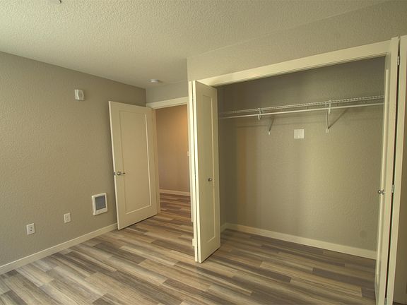 4th image of 830 Crestmont Way